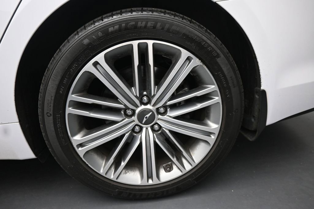 Used 2018 Genesis G80 3.8 RWD image 15
