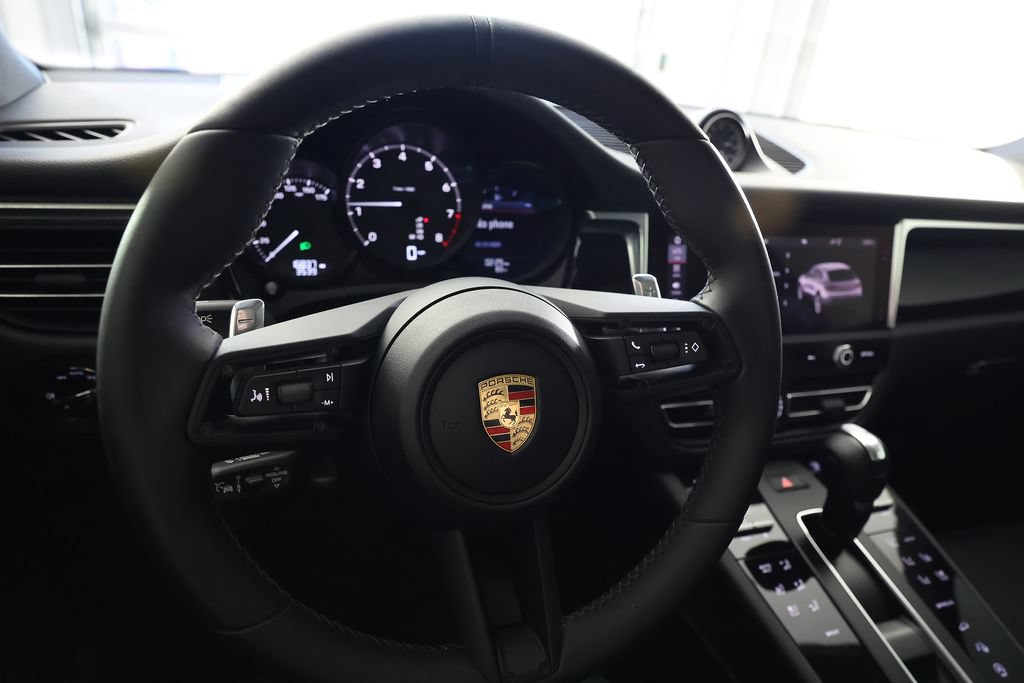 Used 2023 Porsche Macan AWD/4WD image 20