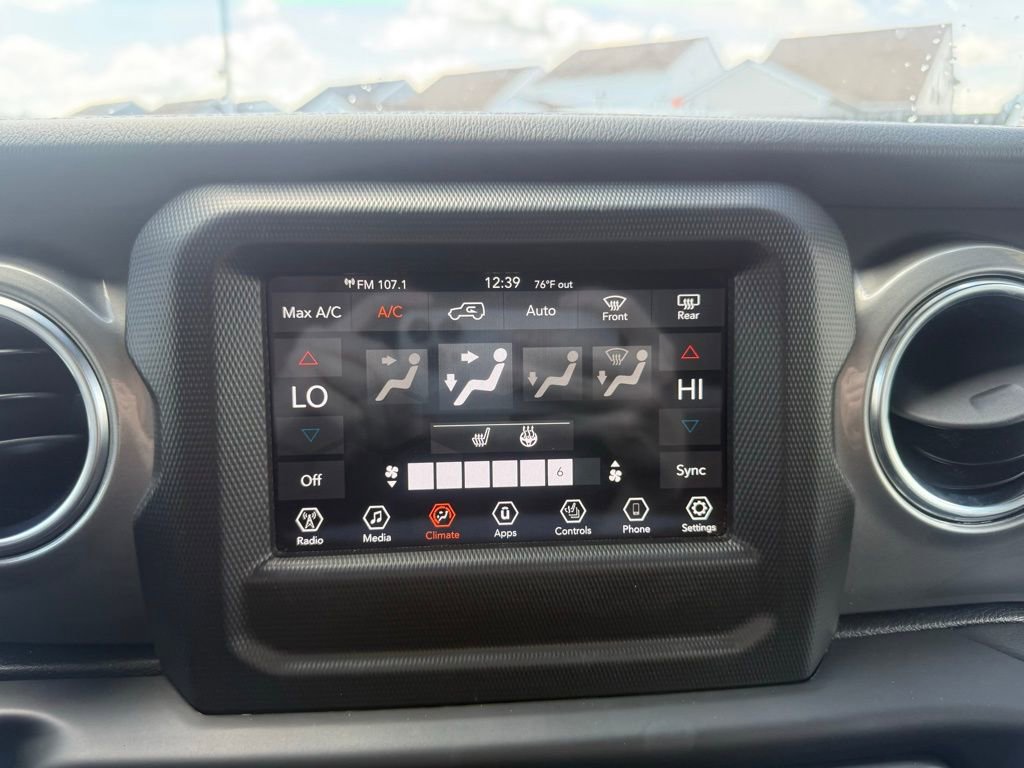 Used 2021 Jeep Wrangler Unlimited Sahara AWD/4WD image 19