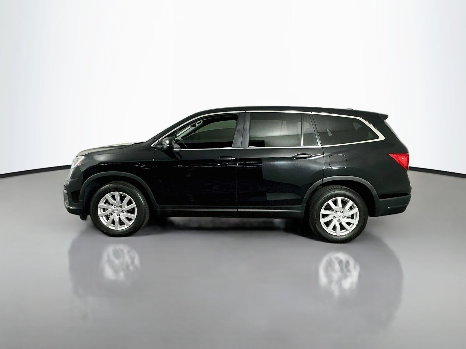 Used 2019 Honda Pilot LX image 5