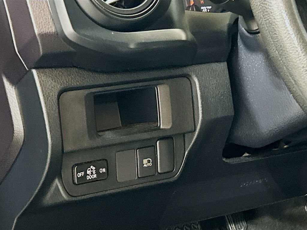 Used 2019 Toyota Tacoma SR w/ SR Convenience Package RWD image 8