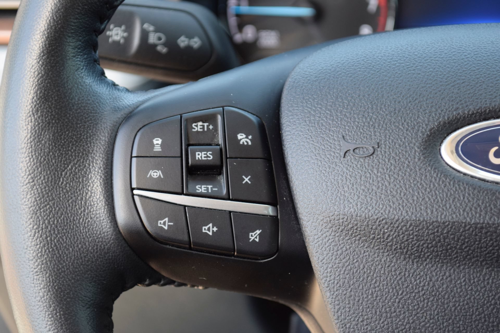 Used 2022 Ford Maverick Lariat w/ Lariat Luxury Package FWD image 8