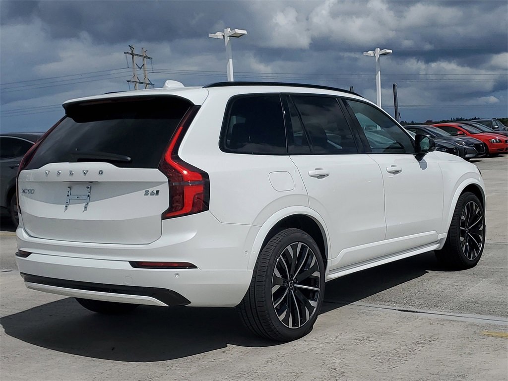 New 2026 Volvo XC90 B6 Ultra w/ Protection Package image 4