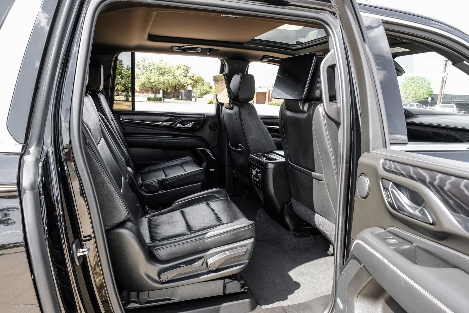 Used 2021 GMC Yukon XL Denali w/ Denali Premium Package RWD image 48
