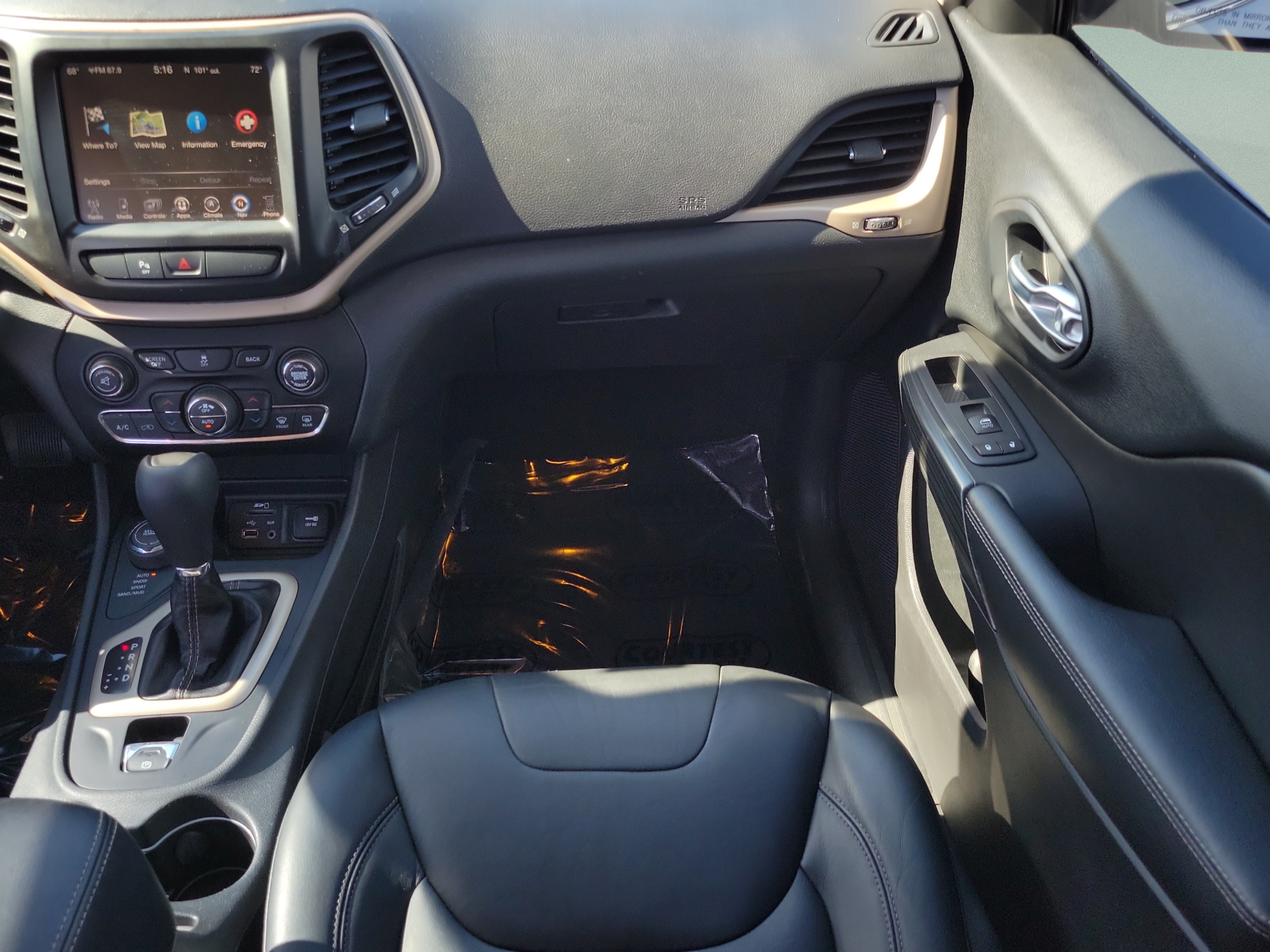 Used 2016 Jeep Cherokee Limited AWD/4WD image 7