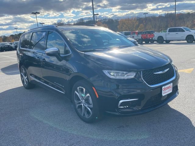 New 2026 Chrysler Pacifica Pinnacle AWD/4WD image 2