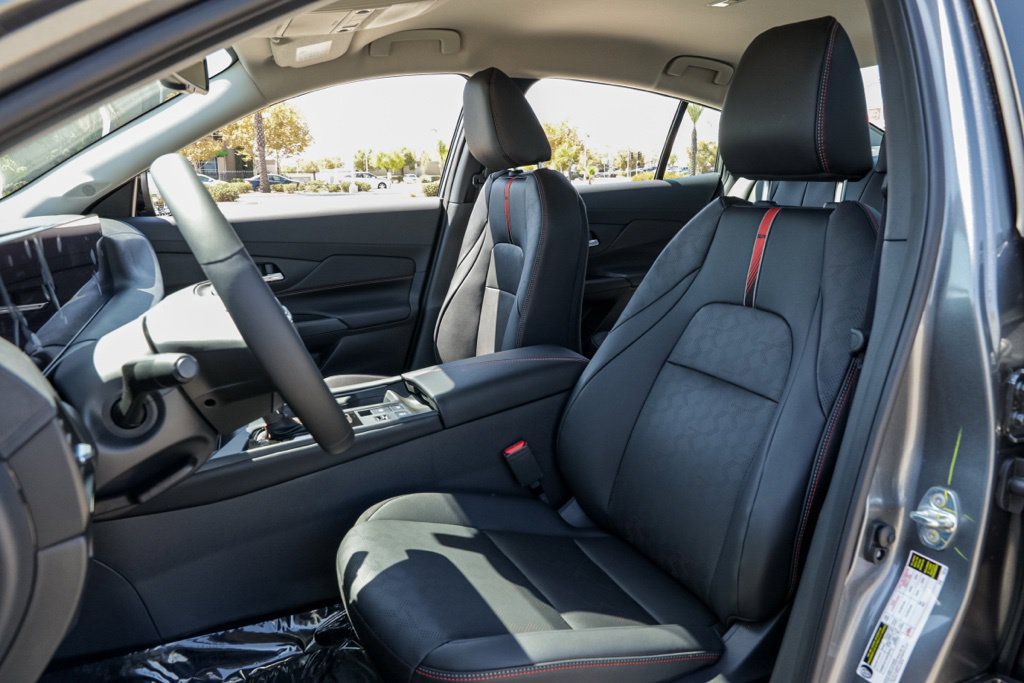 New 2027 Nissan Sentra SR FWD image 18