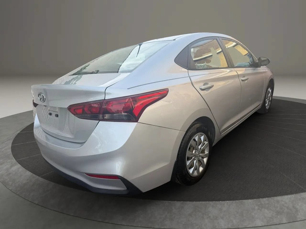 Used 2019 Hyundai Accent SE FWD image 5