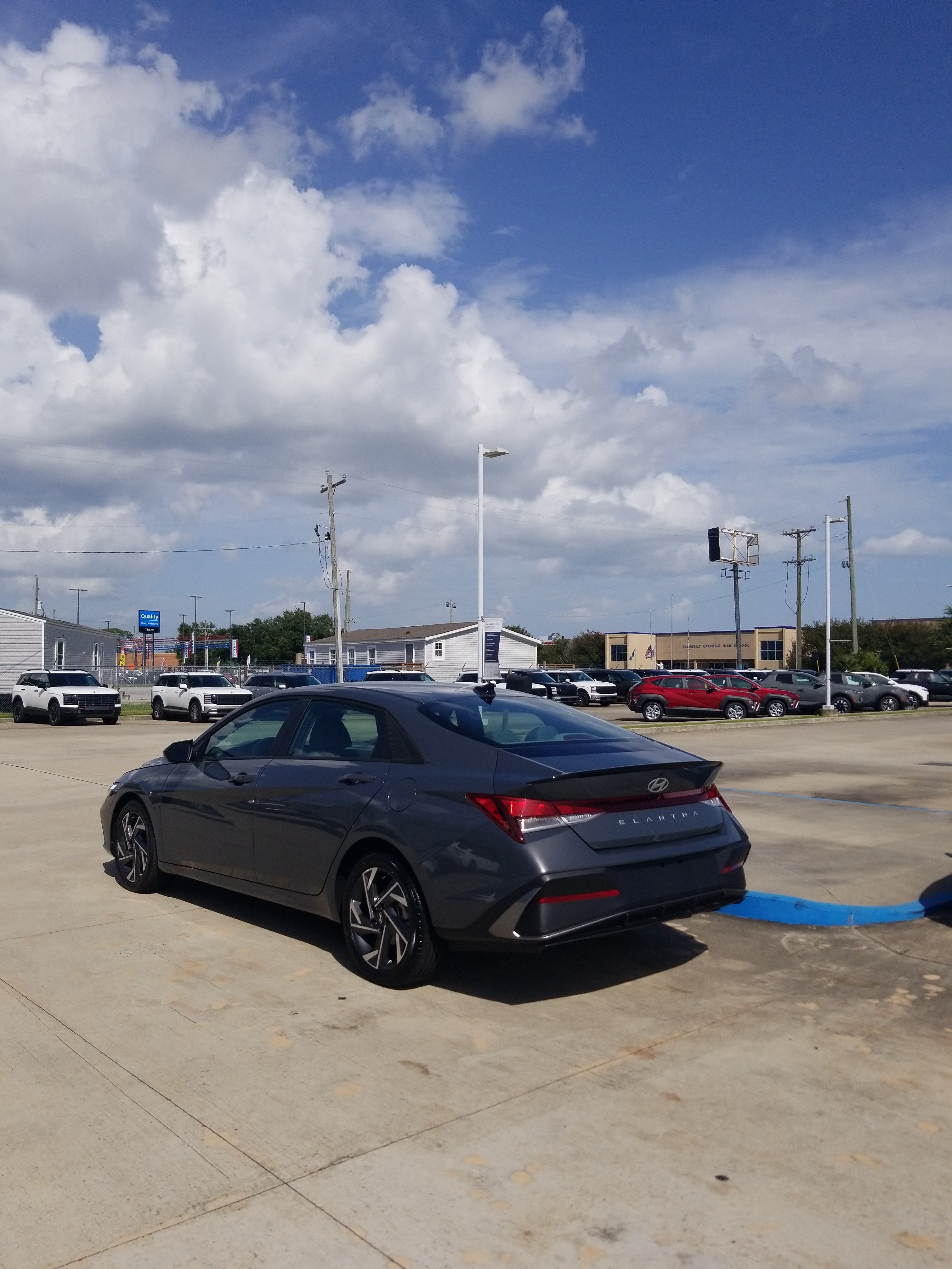 Used 2025 Hyundai Elantra Sport FWD image 5