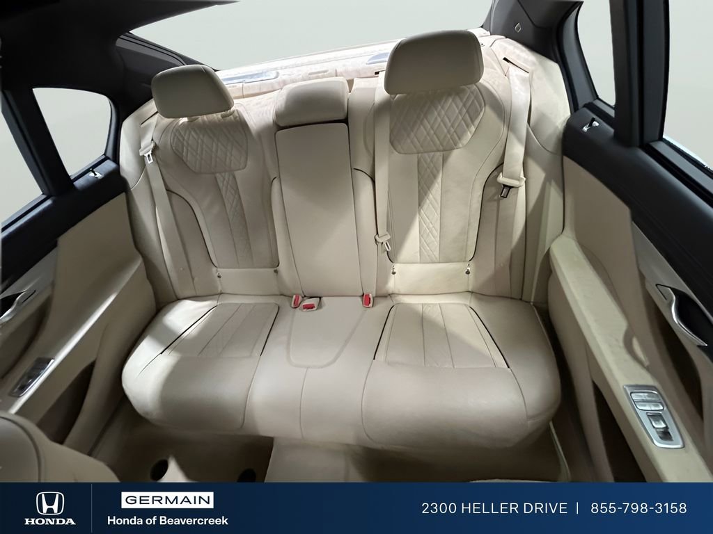 Used 2018 BMW ALPINA B7 xDrive image 32