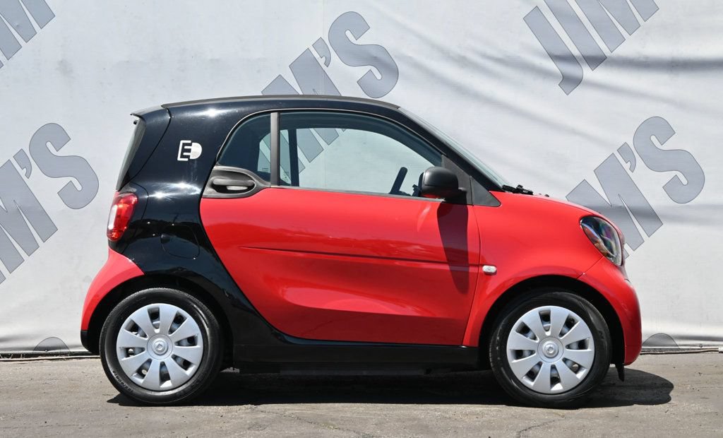 Used 2017 smart fortwo electric drive RWD image 4