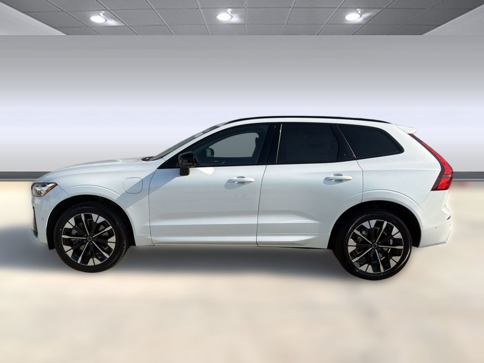 New 2026 Volvo XC60 T8 Plus w/ Climate Package AWD/4WD image 2