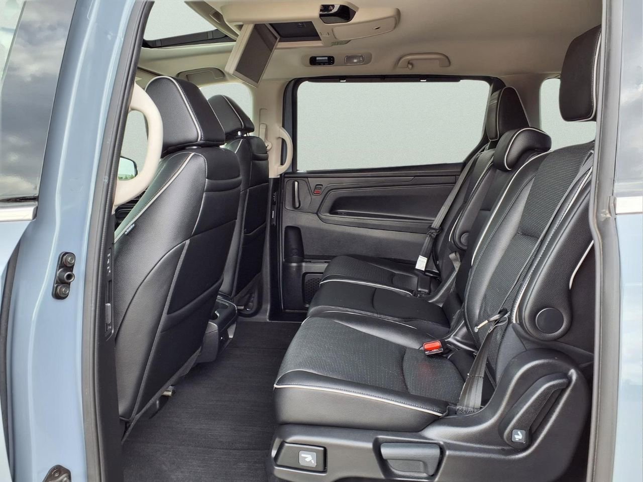 Used 2025 Honda Odyssey Elite image 13
