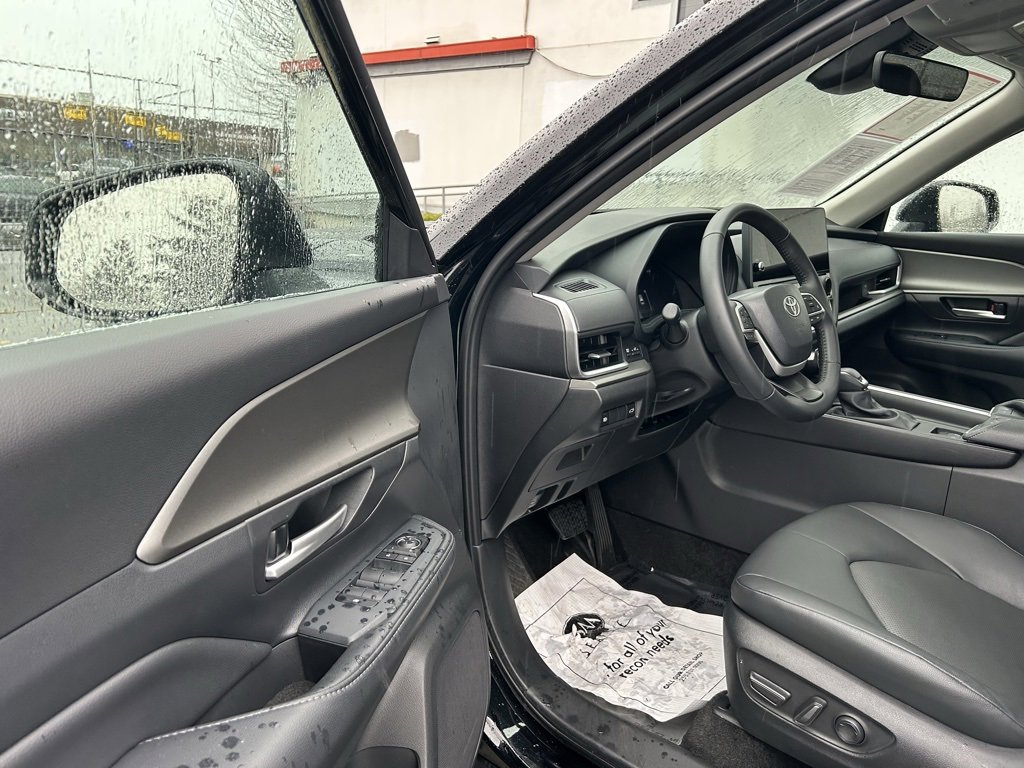 Certified 2025 Toyota Grand Highlander AWD image 9
