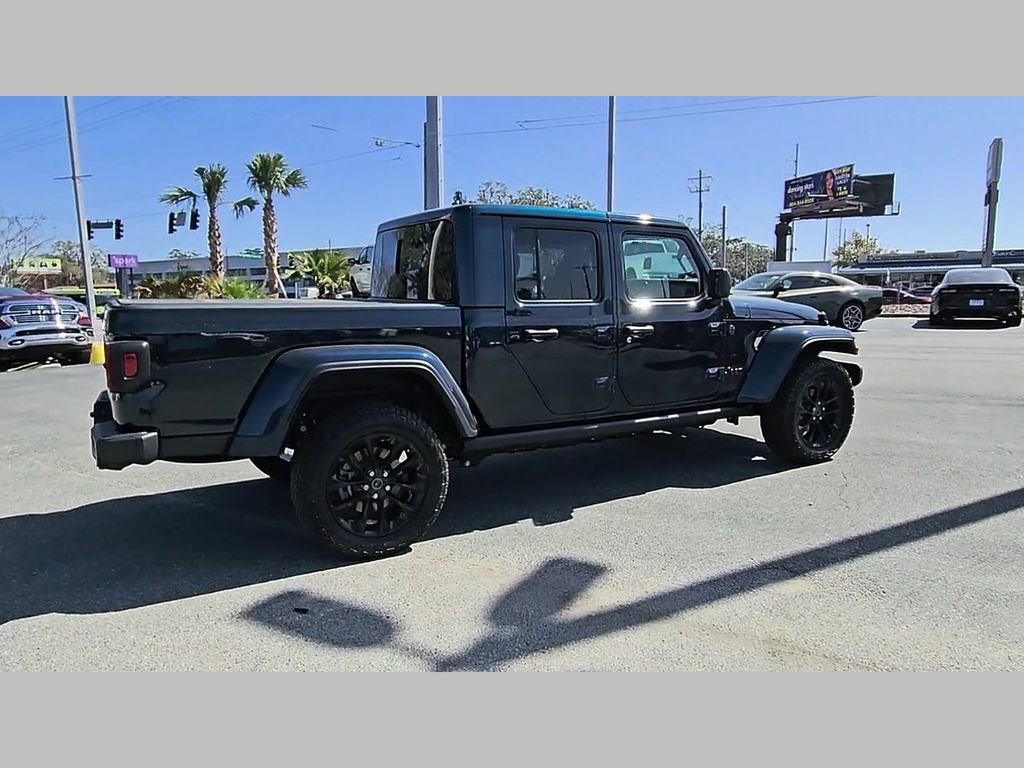 Used 2025 Jeep Gladiator Sport image 36