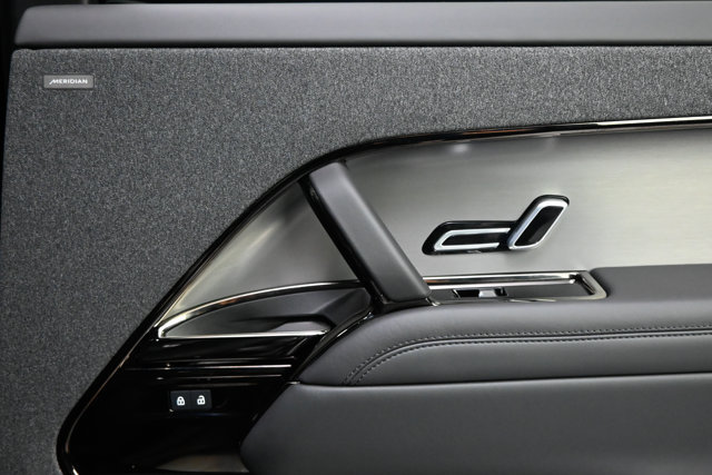 Used 2025 Land Rover Range Rover Sport SE AWD/4WD image 58