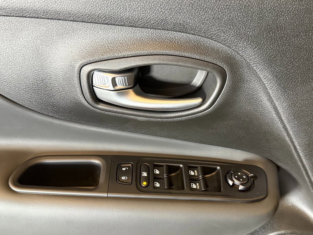 Used 2022 Jeep Renegade Latitude w/ Convenience Group image 18