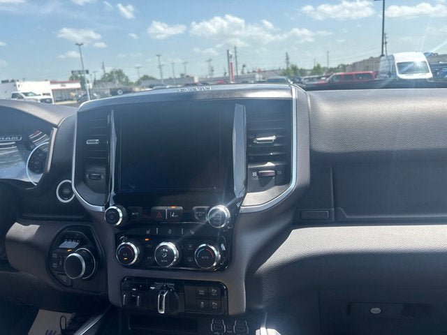Used 2022 RAM 1500 Big Horn AWD/4WD image 14