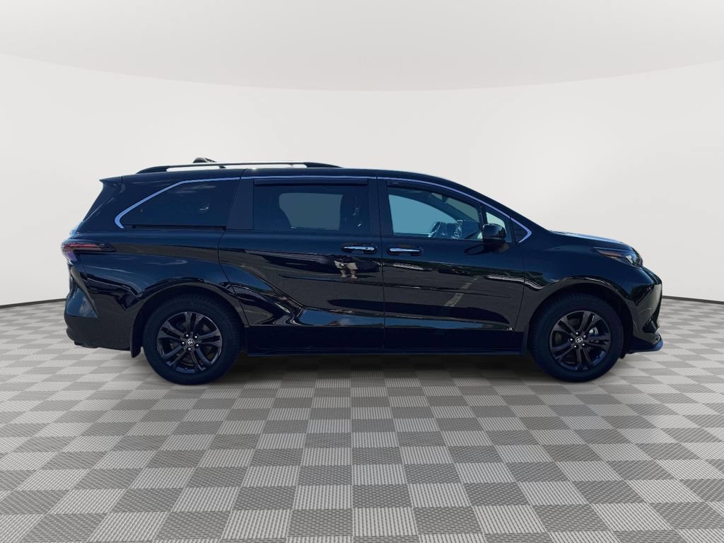 Used 2024 Toyota Sienna XLE Woodland Edition AWD/4WD image 8