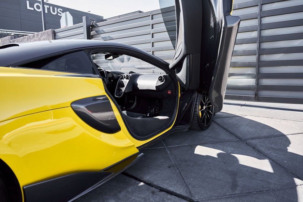 Used 2019 McLaren 600LT image 25