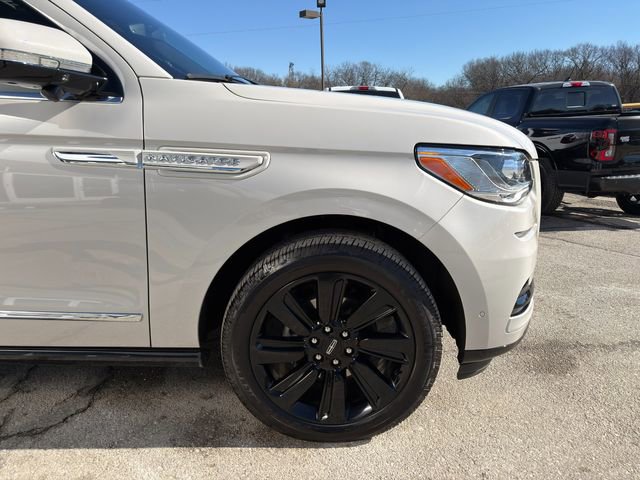 Used 2024 Lincoln Navigator Reserve AWD/4WD image 9