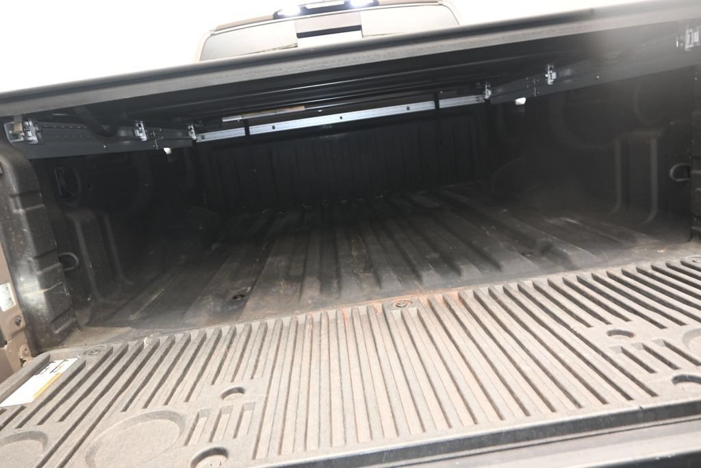 Used 2022 Nissan Titan PRO-4X w/ Pro-4x Convenience Package AWD/4WD image 16
