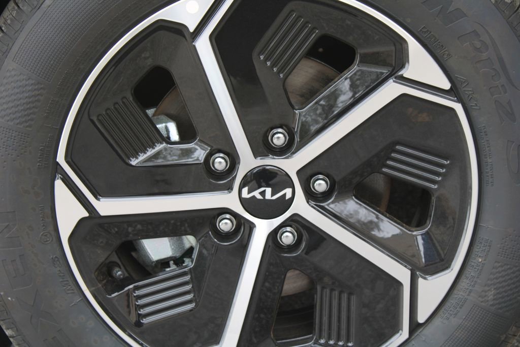 New 2026 Kia Niro EX FWD image 17