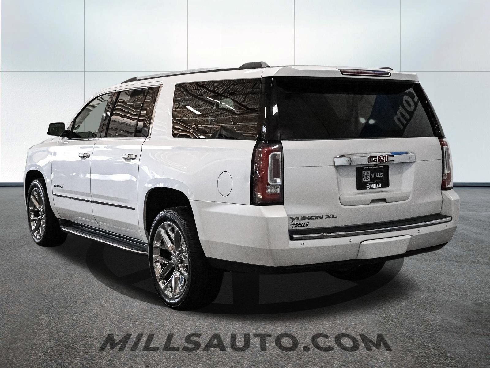 Used 2016 GMC Yukon XL Denali AWD/4WD image 6