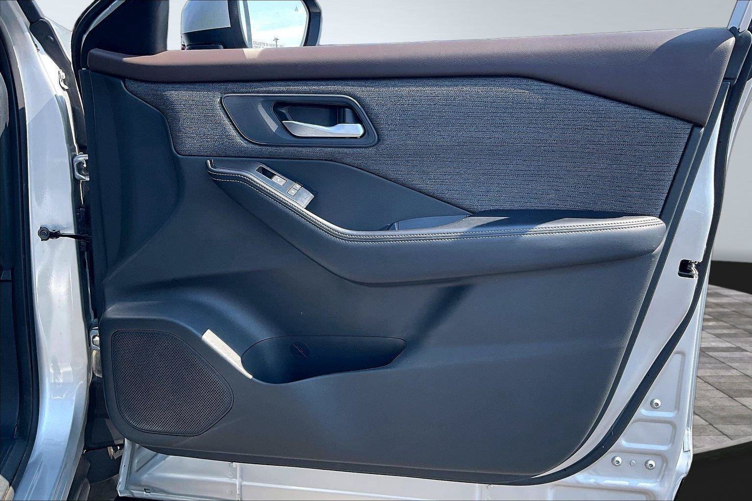 Certified 2023 Nissan Rogue SV FWD image 24