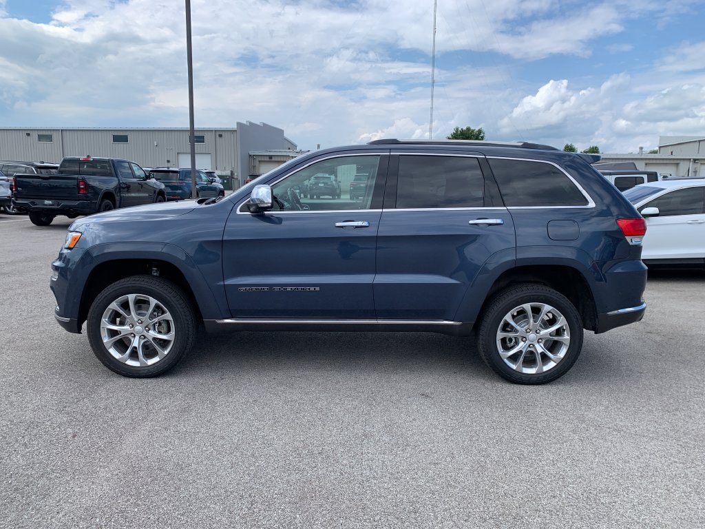 Used 2021 Jeep Grand Cherokee Summit AWD/4WD image 4