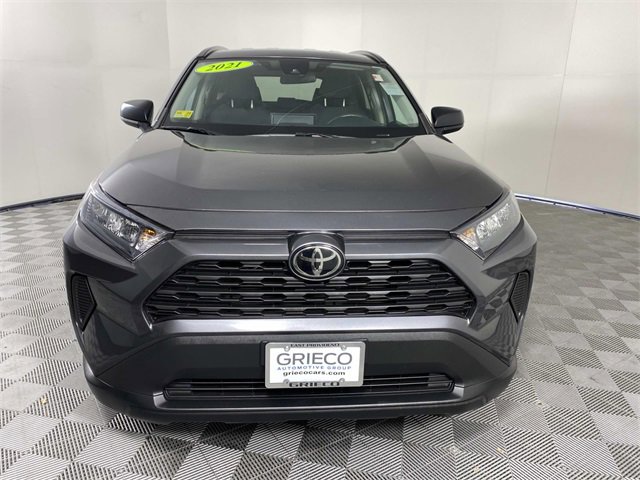 Used 2021 Toyota RAV4 LE image 3
