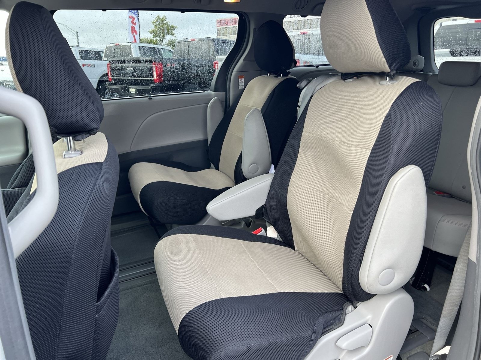 Used 2016 Toyota Sienna XLE w/ XLE Navigation Package FWD image 25