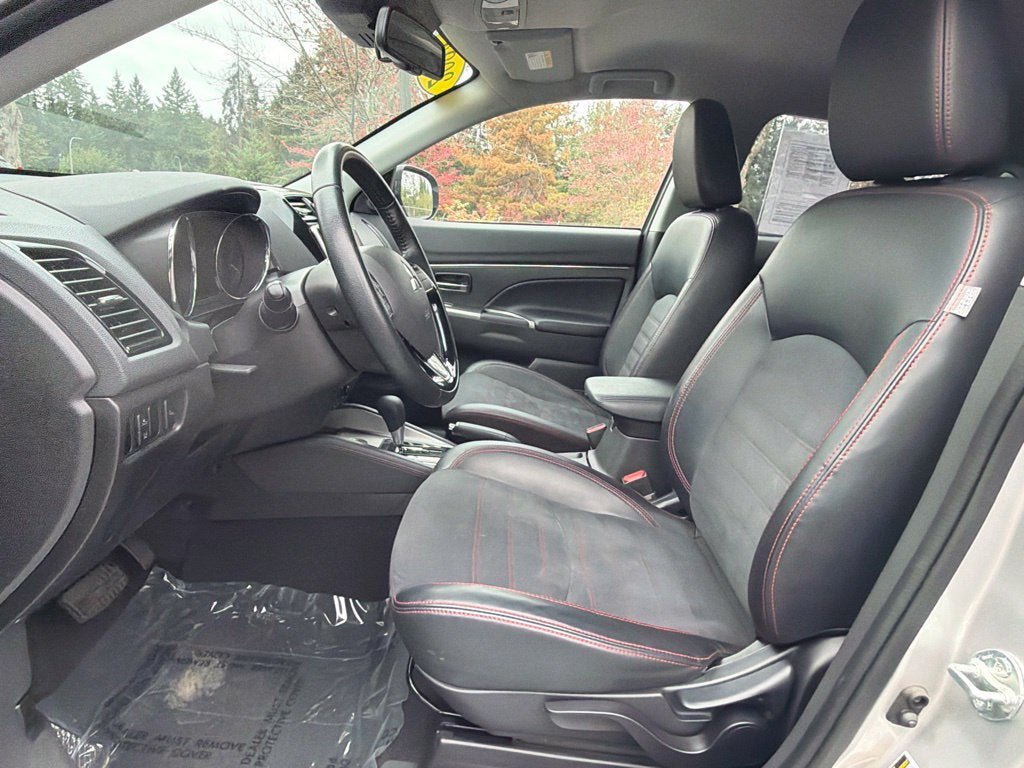 Used 2024 Mitsubishi Outlander Sport SE AWD/4WD image 16