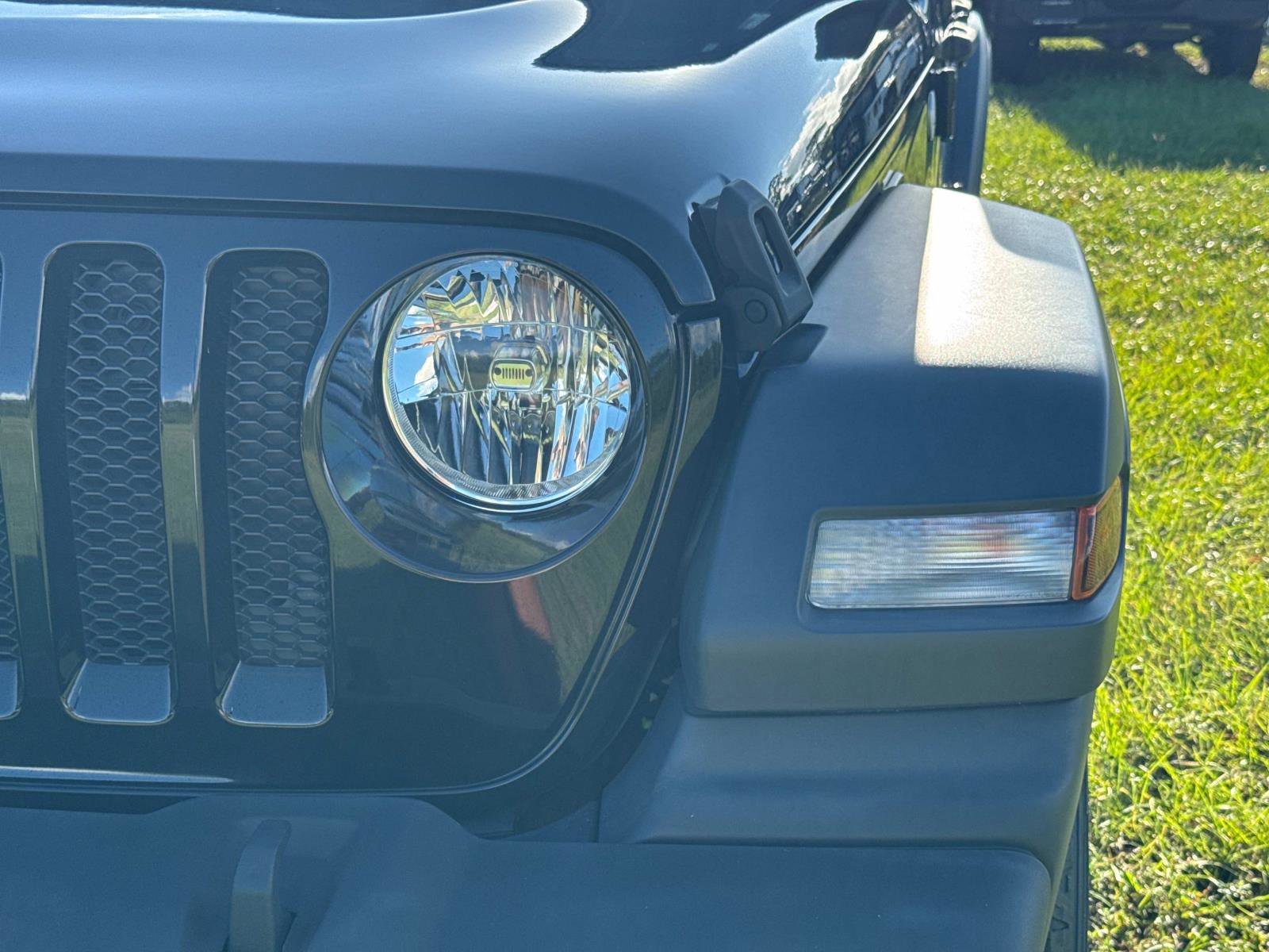 Used 2019 Jeep Wrangler Unlimited Sport S image 9