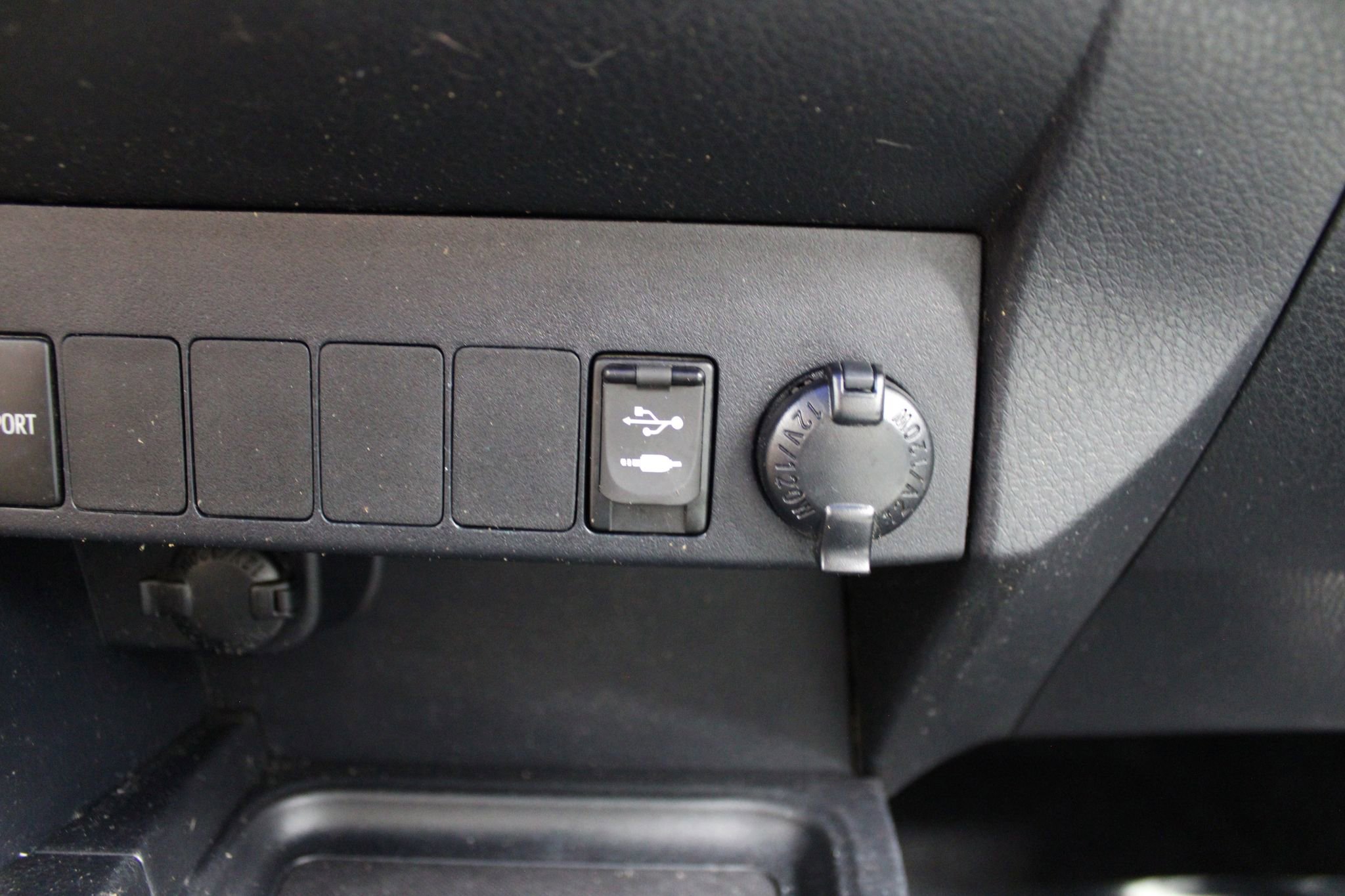 Used 2017 Toyota RAV4 XLE w/ Plus Special Value Package image 40