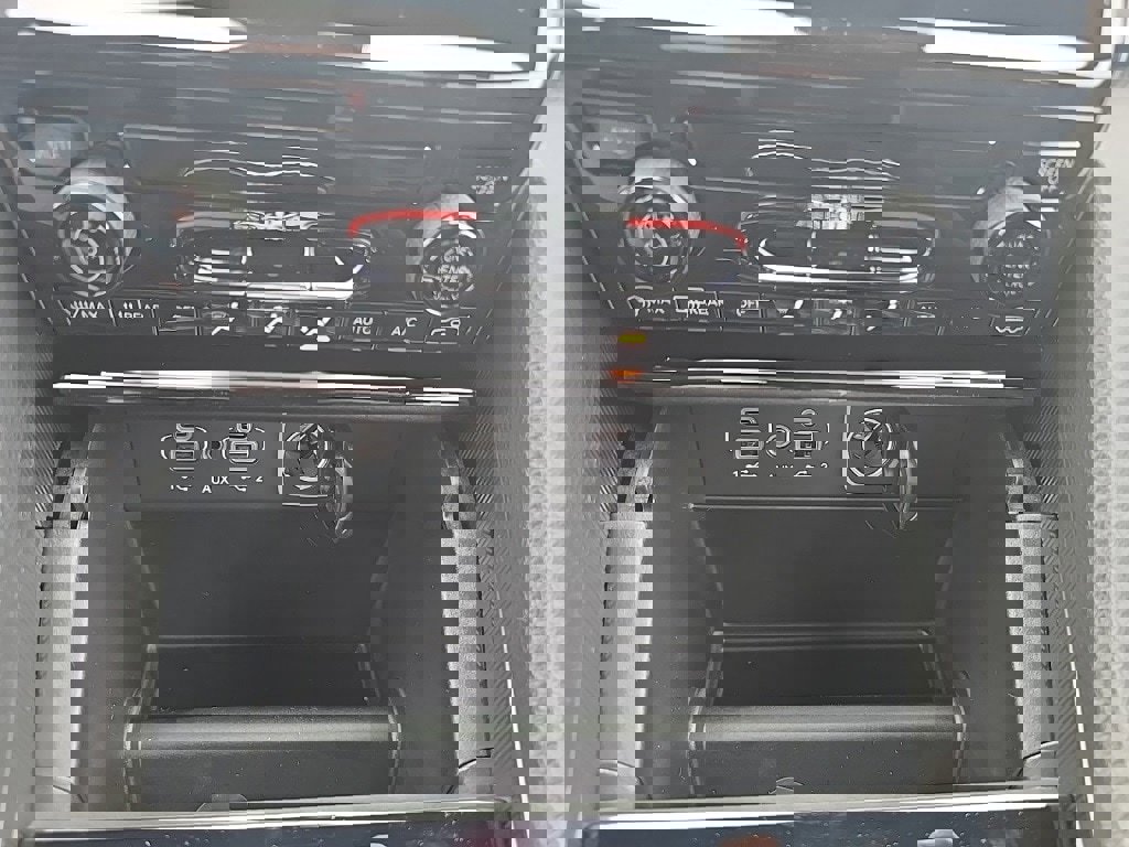 New 2025 Jeep Grand Cherokee Laredo X image 29