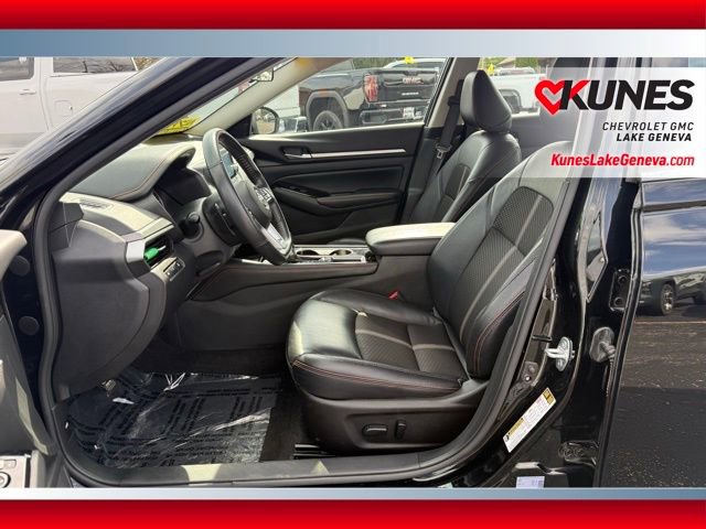 Used 2024 Nissan Altima 2.5 SR FWD image 13