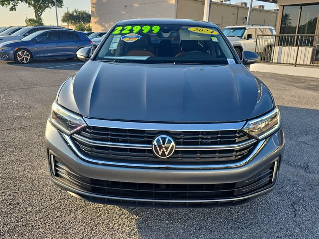Used 2024 Volkswagen Jetta SEL FWD image 2