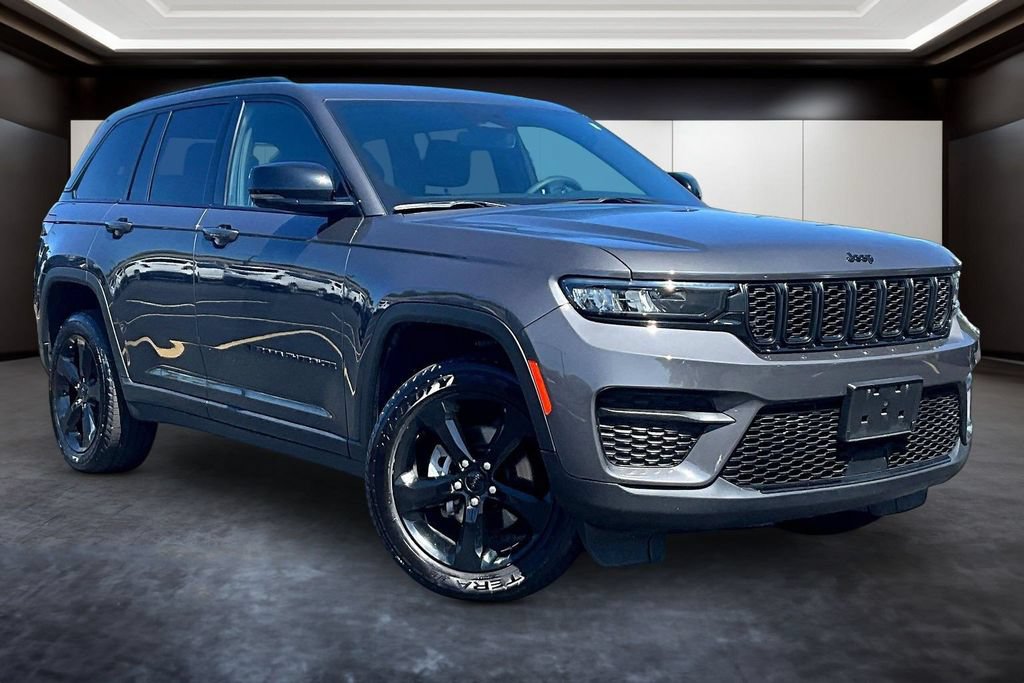 Used 2023 Jeep Grand Cherokee Altitude