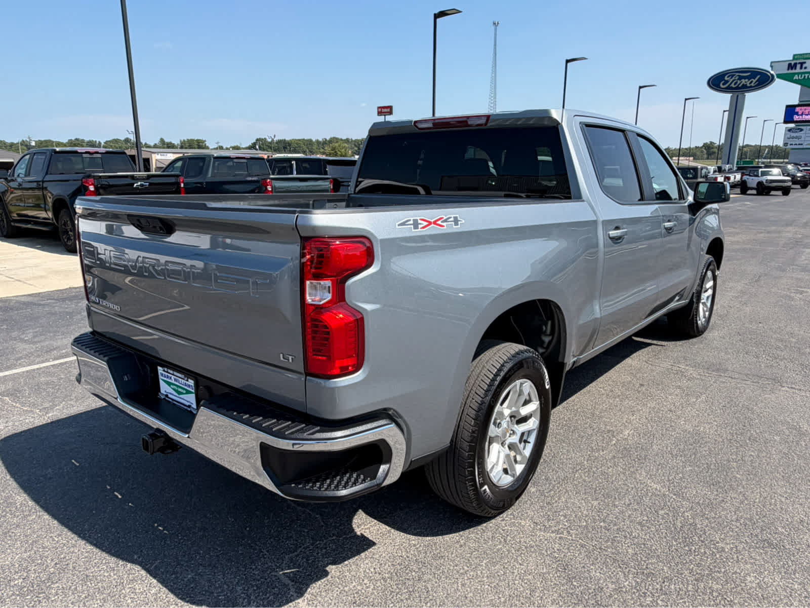 Used 2024 Chevrolet Silverado 1500 LT AWD/4WD image 3