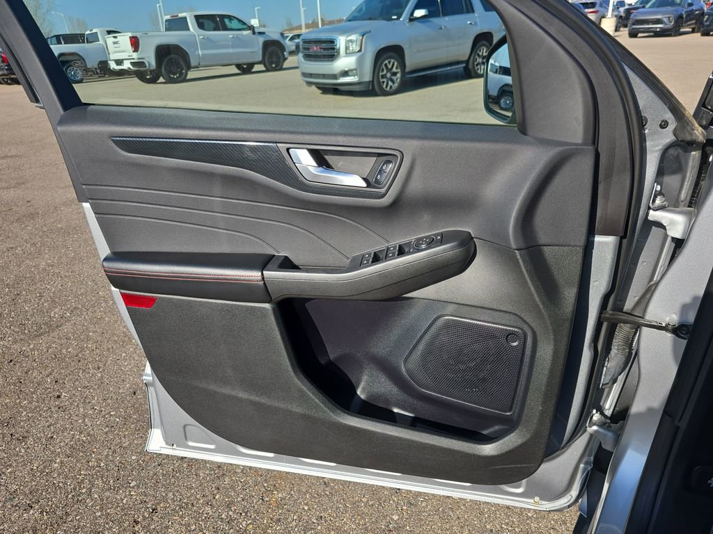 Used 2023 Ford Escape ST-Line AWD/4WD image 28