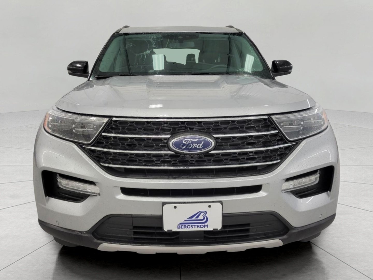 Used 2023 Ford Explorer XLT w/ Equipment Group 202A AWD/4WD image 44