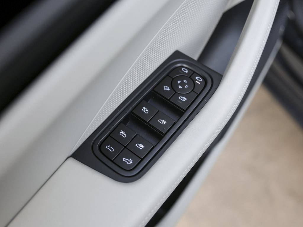 New 2026 Porsche Macan Electric RWD image 26