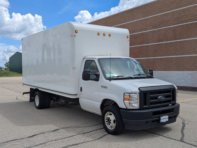 Used 2023 Ford E-450 and Econoline 450 Super Duty RWD image 2