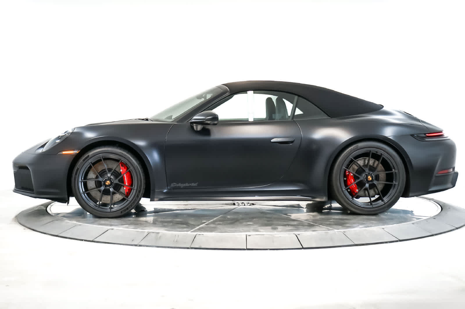Certified 2026 Porsche 911 Carrera 4 GTS AWD/4WD image 2