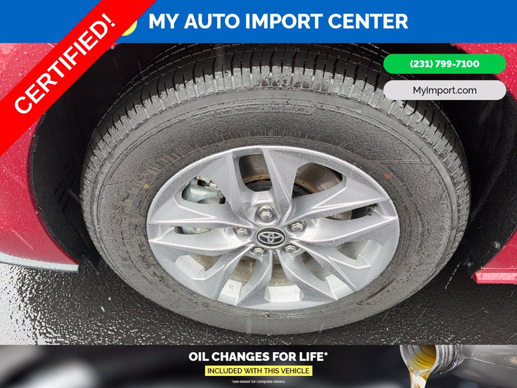 Certified 2026 Toyota Sienna XLE FWD image 9