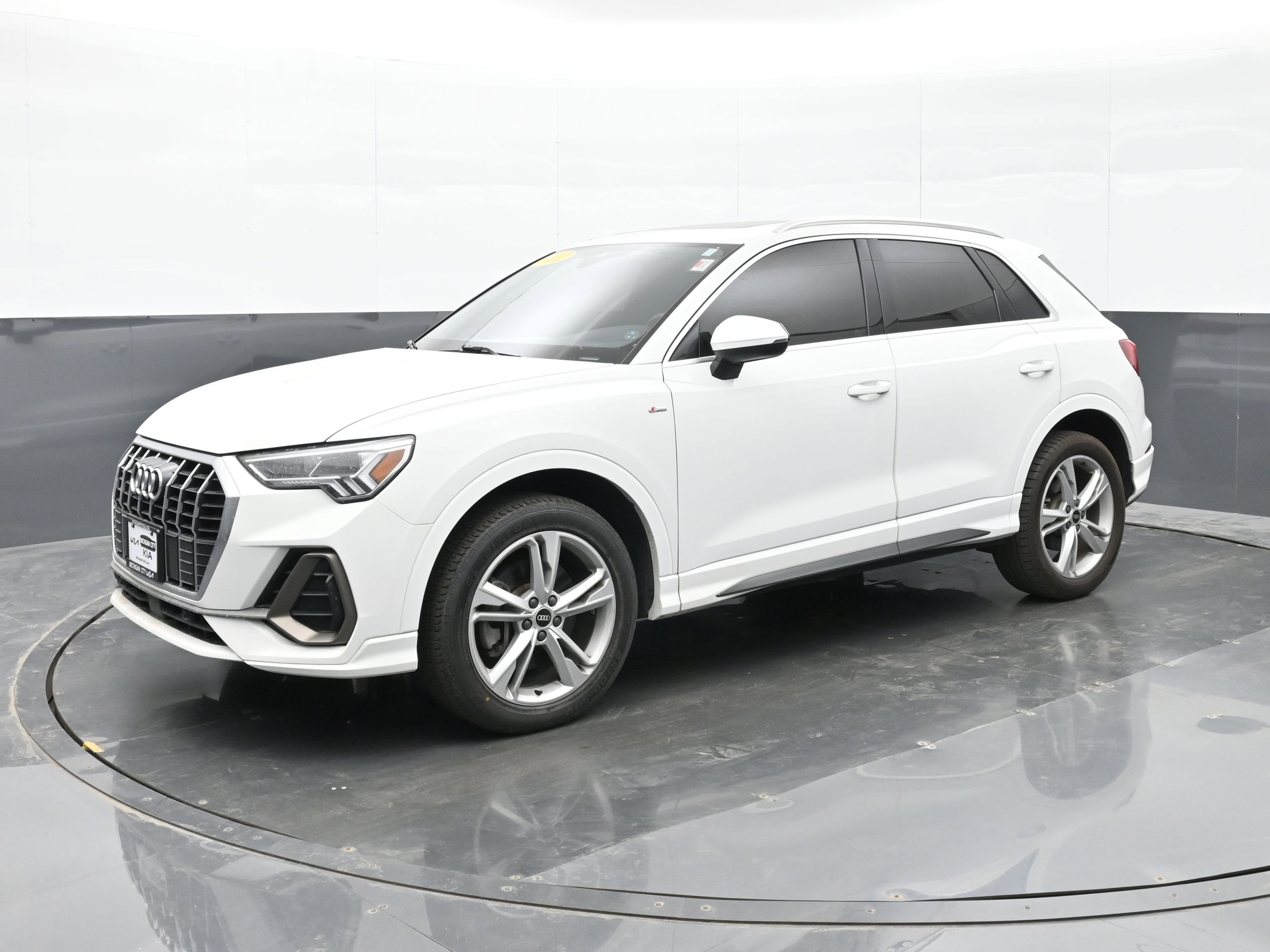 Used 2021 Audi Q3 2.0T Premium Plus w/ Premium Plus Package image 8