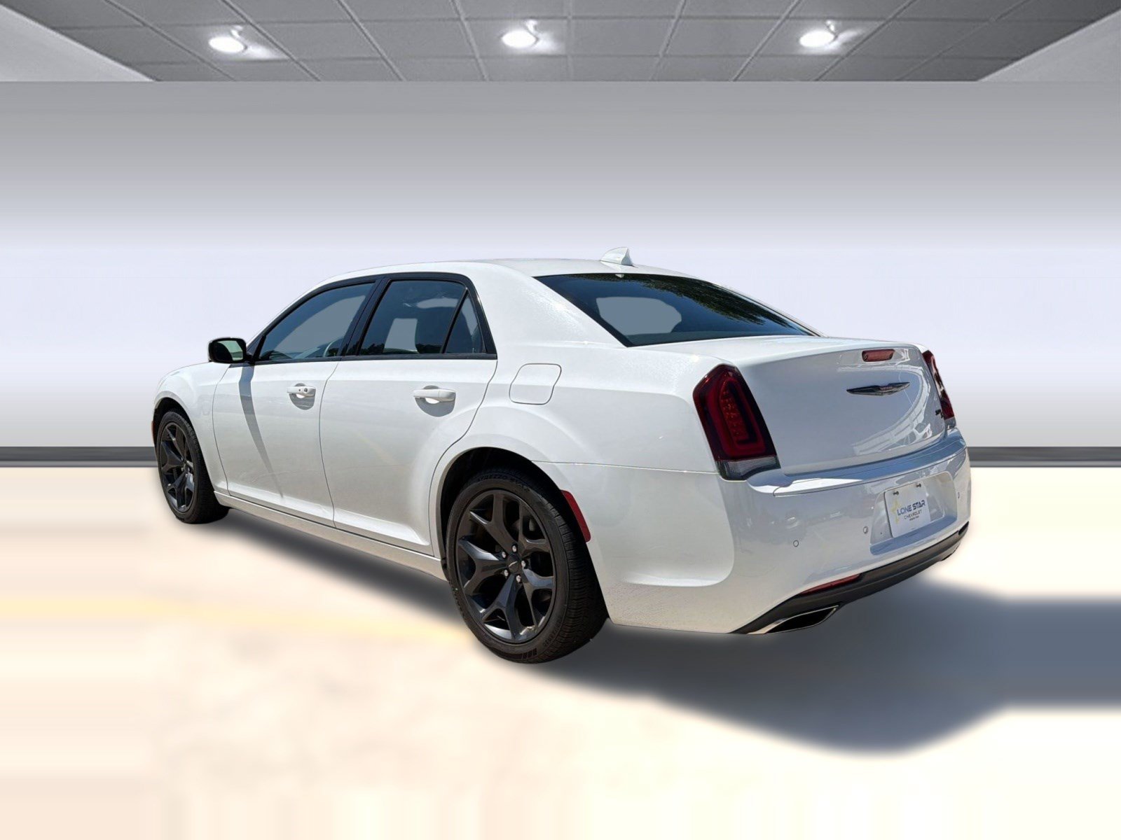 Used 2023 Chrysler 300 S RWD image 3