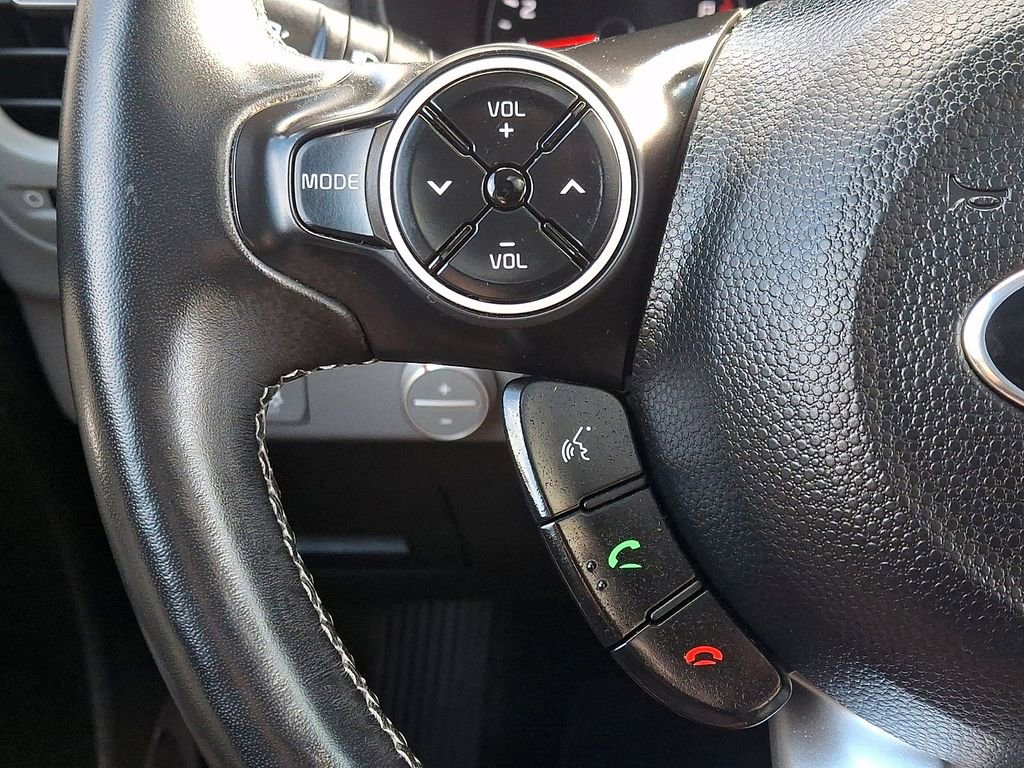 Certified 2019 Kia Soul + w/ Primo Package image 22