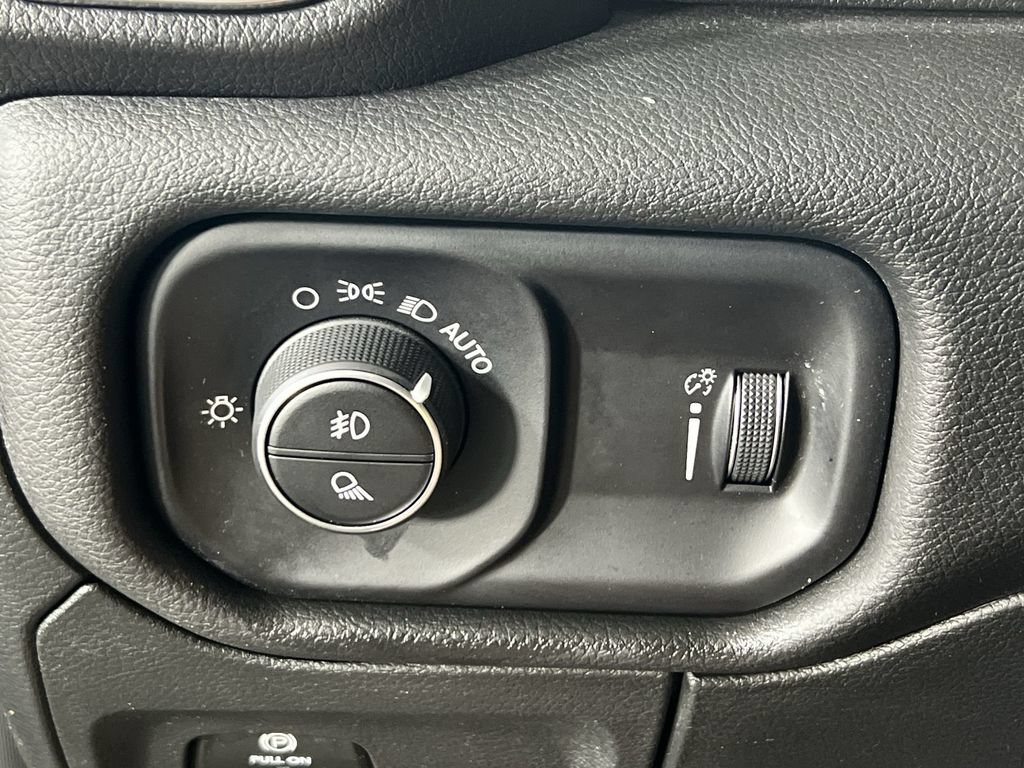 Used 2024 RAM 1500 Big Horn AWD/4WD image 18